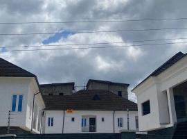 Palm terrace apartments calabar，位于卡拉巴尔的住宿