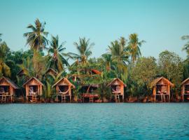 伊甸园生态度假村，位于贡布图克厚激流附近的酒店