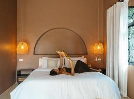 Botanica Villas Koh Chang by Indie Beach，位于Ban Khlong Kloi的酒店