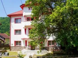 Spiralwood Boutique House