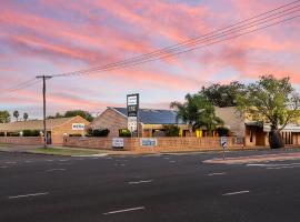 Cambridge Motel，位于Mitchell的酒店