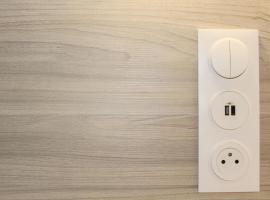 Première Classe Plaisir Gatines，位于布雷西尔的酒店