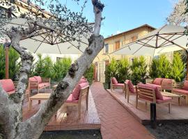 Palazzo Garbusi，位于萨尔扎纳的酒店