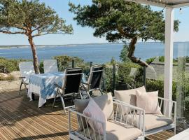 Coastal Cabin With Panoramic Views In Fredrikstad，位于格尔斯维克的酒店