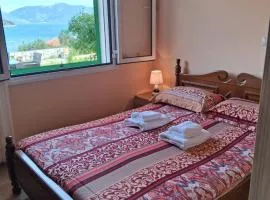 MAKRIS HOUSE-Giasemi