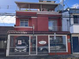 Boutique Hotel Casa de Lis, Turrialba,位于图里亚尔瓦的酒店