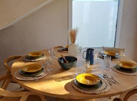 Villa Face a l'océan- Havre de paix & grand confort avec piscine à TOUBAB DIALAW，位于Rufisque的酒店