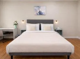 Vita House - Minutes to Rogers Stadium - Walk or Transit - Near VELD Downsview and Yorkdale
