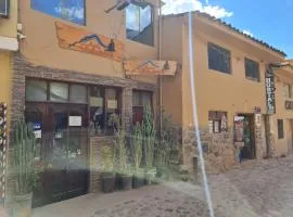 Hostal Apu Qhawarina