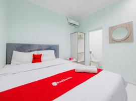RedDoorz Syariah near Kedungmundu Semarang，位于Candi的酒店