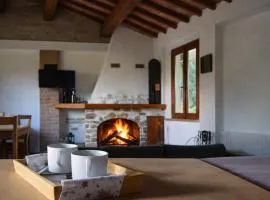 Villa Bucciano, Casa Il Fienile