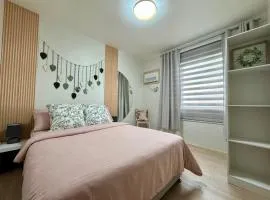 A and A Place - The Hive C - Free Parking