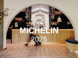 Hôtel Les Frères Ibarboure，位于比达尔的酒店