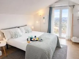 AMAC Suite with pool