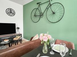 Duplex, Studio Le Cycle, clair, calme, parfait à 2，位于Marly的酒店