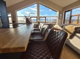 Golden Circle Lux Cabin/Cinema & Aurora Glasshouse