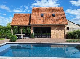 Gezellig huisje met zwembad en sauna in Ellezelles - Bellezelles，位于Ellezelles的酒店