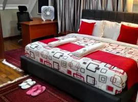 Kukis Place, 5 bedrooms, whole compound