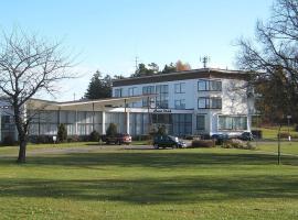 Hotel Orlík，位于Vystrkov的酒店