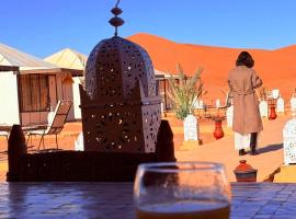 Amazing Luxury Camp，位于梅尔祖卡的酒店