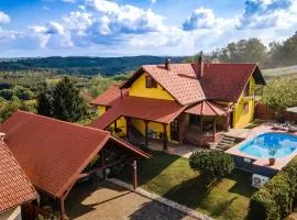Villa Lipica - kuća s 3 spavaće sobe, saunom, grijanim bazenom u prekrasnom vinogradu
