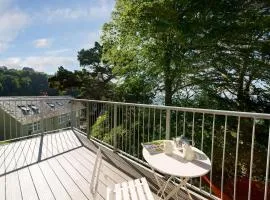 Tree Top - Perfect Apartment For Relaxing Getaway, Balcony, Parking