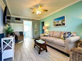 Clearwater Beach Suites #202 - HEATED POOL - Steps to The Sand!