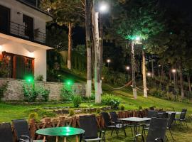 Ivertubnis Party house，位于第比利斯的酒店