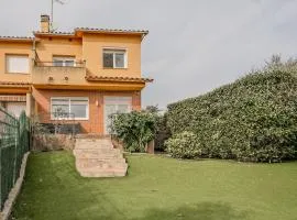 Casa con jardín en Besalú, ideal para familias