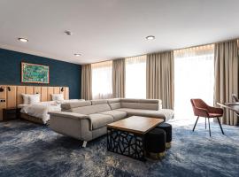 Hotel Marton，位于科沙林的酒店