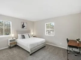 Modern 1BR Retreat Near Stone Mountain