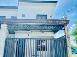 2BR Home - Remote-Work Ready - 15 min to Clark，位于Mabalacat的酒店