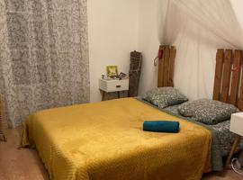 Maison cocooning en campagne provençale，位于Thoard的酒店