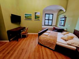 Zamek Otmuchów，位于奥特穆胡夫的酒店