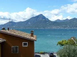 Casa Rolf-Grande appartamento con vista lago