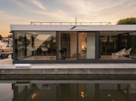 Luxus Hausboot - Exklusives Wohnen auf dem Wasser，位于哈弗尔河畔勃兰登堡的酒店