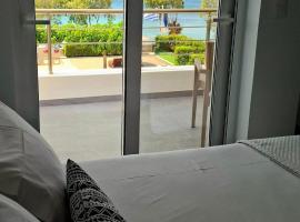 Enigma Boutique Houses Vraxos，位于马尔马里的酒店