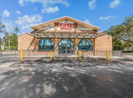 坦帕华美达酒店，位于坦帕的酒店