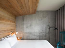 勒热曼夏荷乐瓦Spa酒店，位于拜圣保罗的Spa酒店