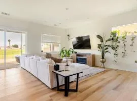 Perfect 3-Bedroom House with Golf & Sunset Views!