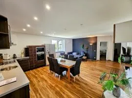 Großzügige Moderne Ferienwohnung 90qm Zentrale ruhige Lage