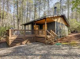 5 Mi to Helen: Woodsy Oasis w/ Hot Tub & Fire Pit!