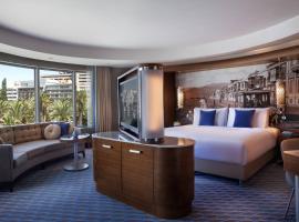 伊兹密尔万丽酒店，位于伊兹密尔的酒店