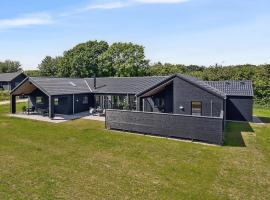 Amazing Home In Idestrup With Sauna，位于Idestrup的酒店