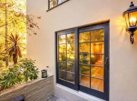 Aesthetically Elegant Downstairs Unit in Oakland