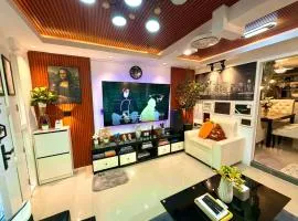 Full House The White Haven in Clark