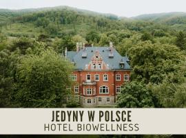 Hotel Dębowy Biowellness & SPA Góry Sowie，位于别拉瓦的酒店