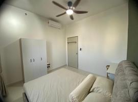 Stylish 1BR with Pool Dingalan，位于Cuyapa的酒店