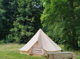 Chez Tombivouac，位于皮埃尔丰的酒店