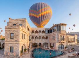 Soho Cappadocia，位于格雷梅的带泳池的酒店